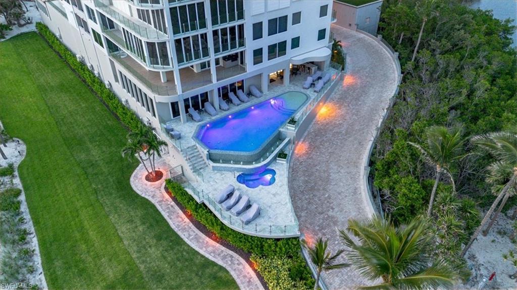 SEAPOINT AT NAPLES CAY - Residential