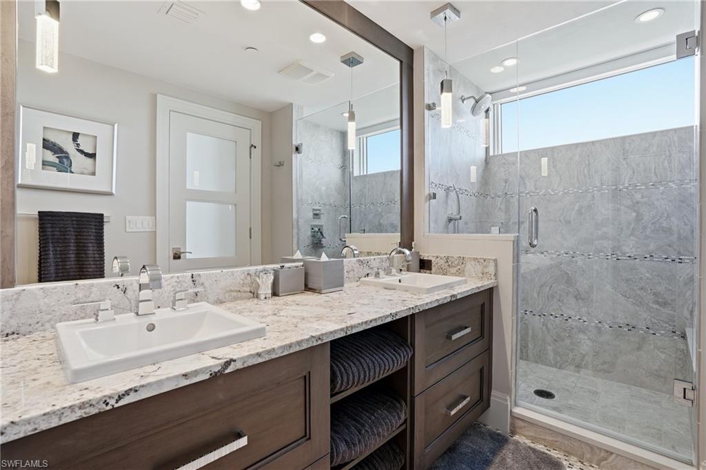 SEAPOINT AT NAPLES CAY - Residential