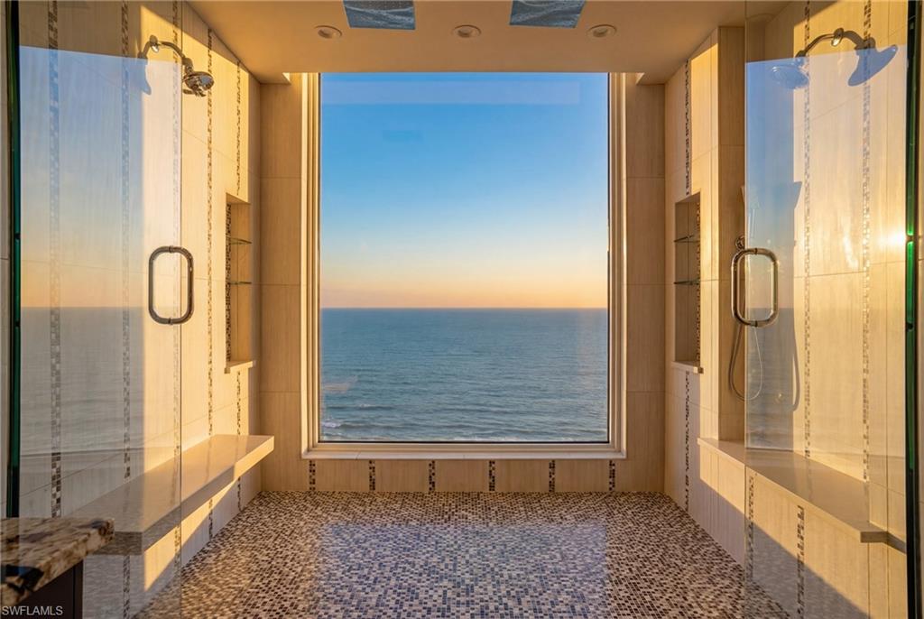 SEAPOINT AT NAPLES CAY - Residential