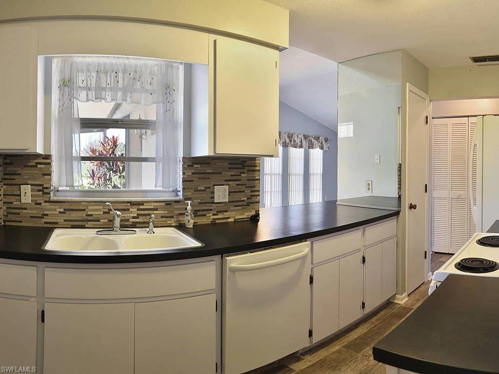 COUNTRY CLUB ESTATES - Residential