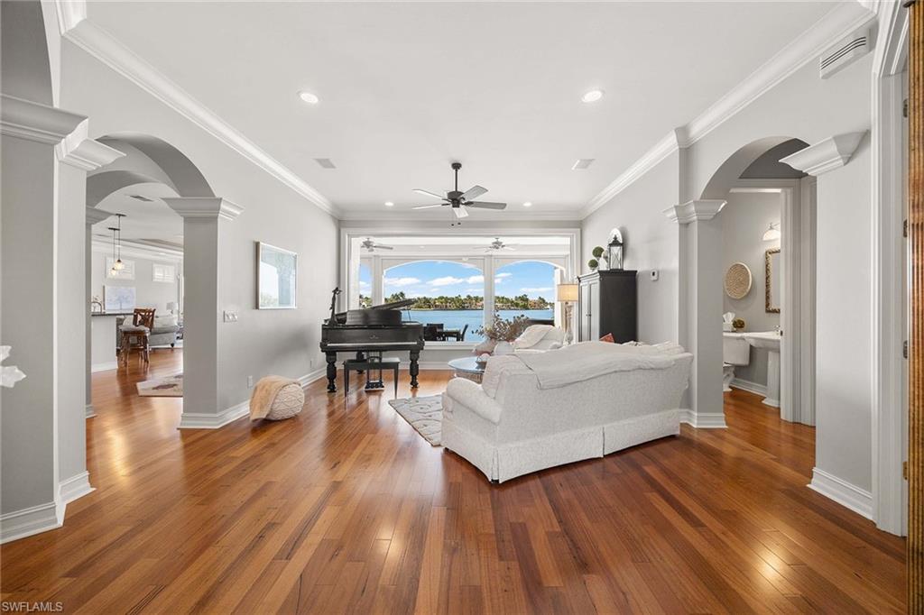 ROYAL HARBOR - Residential