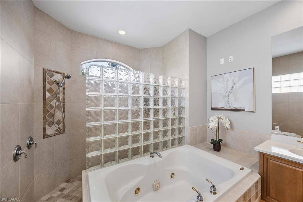 ROYAL HARBOR - Residential