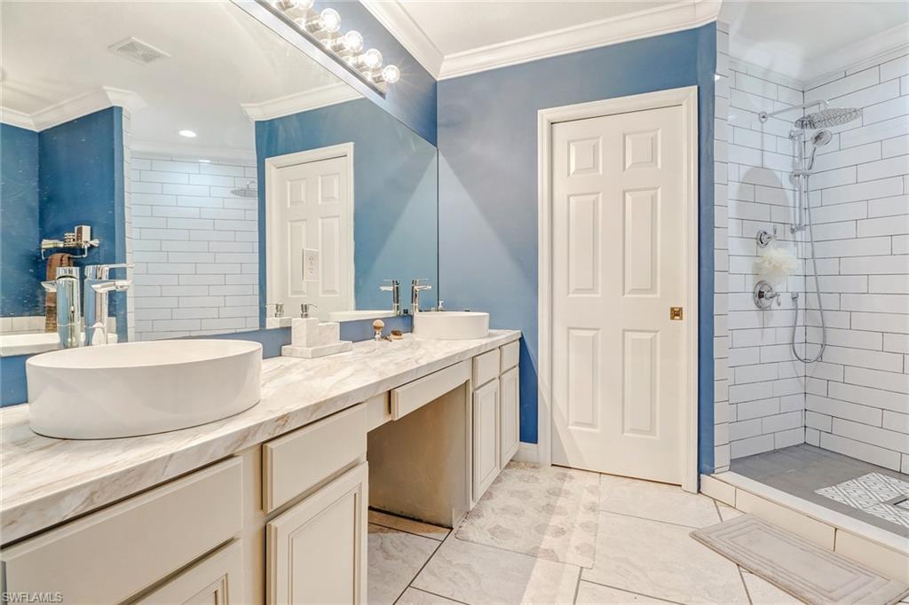 COLONNADE AT FORUM - Residential