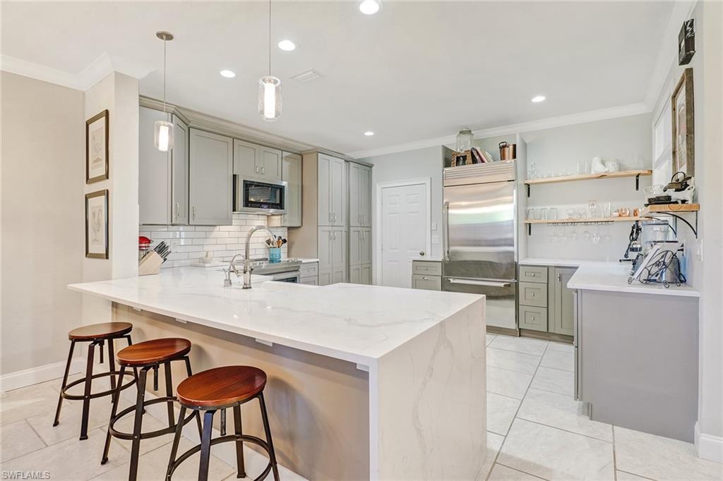 COLONNADE AT FORUM - Residential