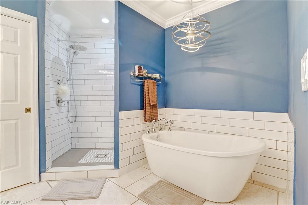 COLONNADE AT FORUM - Residential