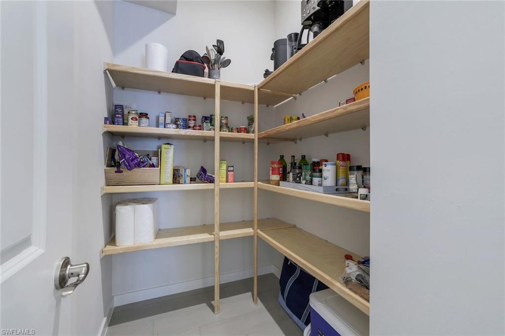 ABACO POINTE - Residential