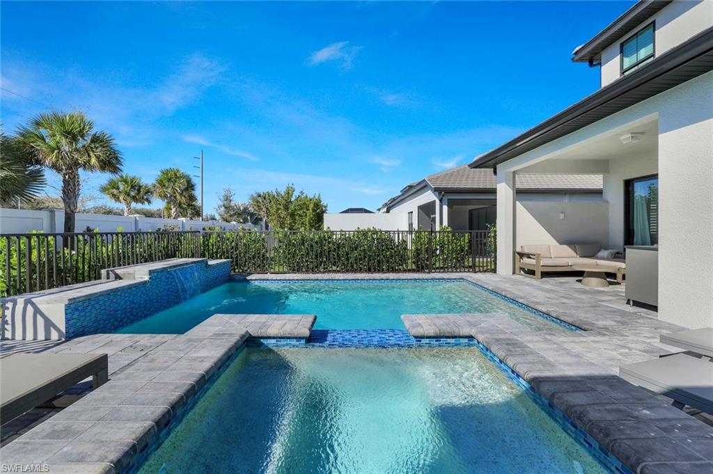 ABACO POINTE - Residential