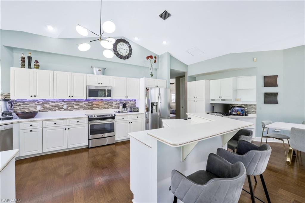 HAMPTON GREENS - Residential