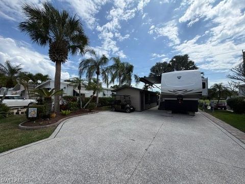 1113 Silver Lakes BLVD NAPLES FL 34114