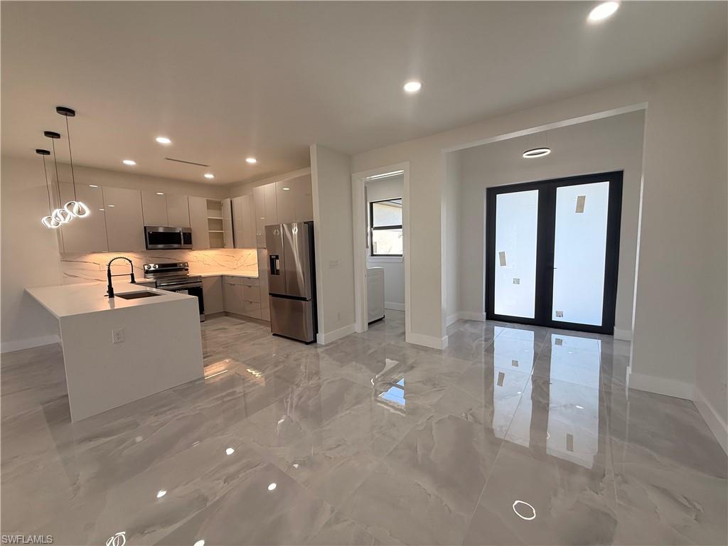 SOUTH GULF COVE - Residential