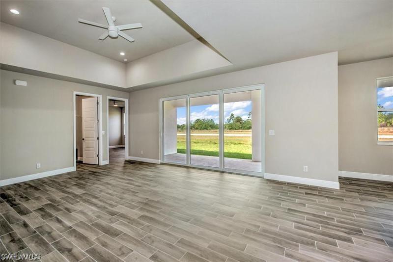 LABELLE ESTATES - Residential