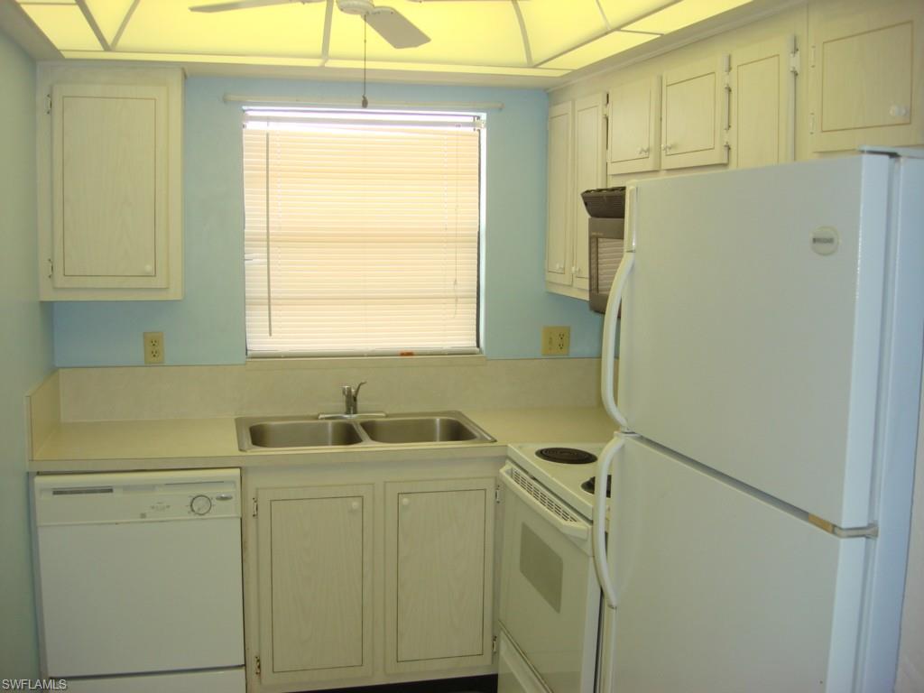 SMUGGLERS COVE CONDO - Residential