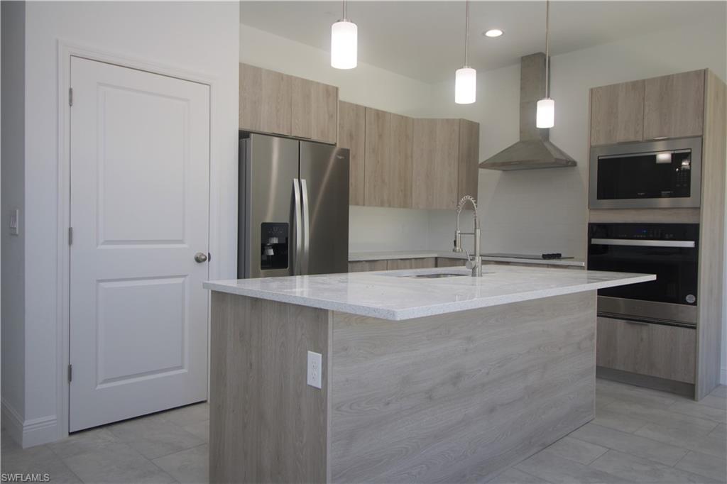 PORT LABELLE - Residential Lease