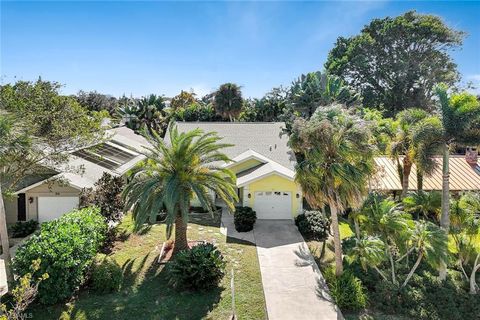 812 102nd AVE N NAPLES FL 34108