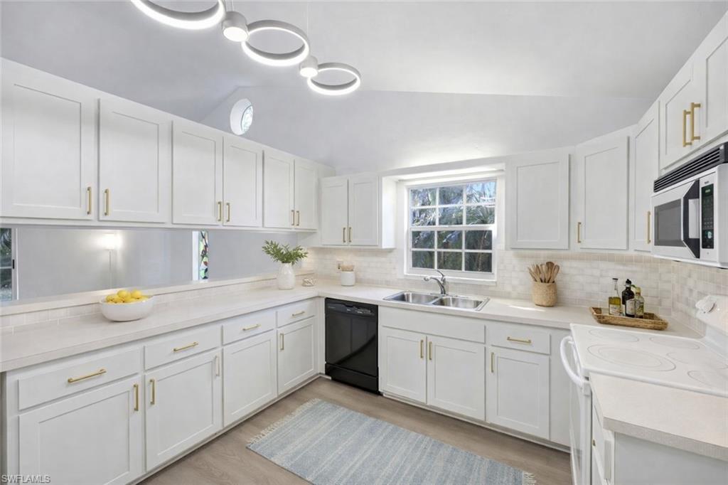 NAPLES PARK - Residential