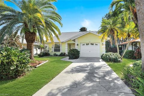 812 102nd AVE N NAPLES FL 34108