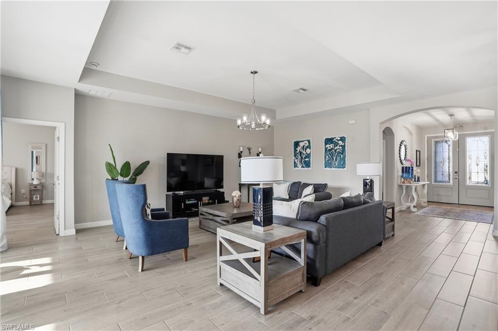 VALENCIA COUNTRY CLUB - Residential