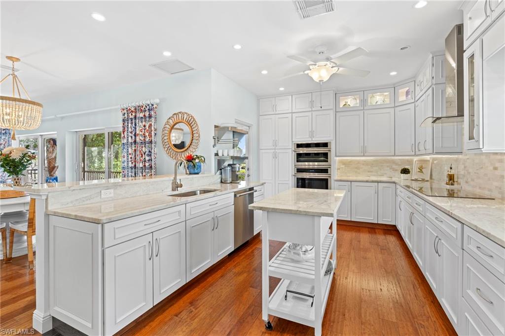 HIDEAWAY BEACH - Residential