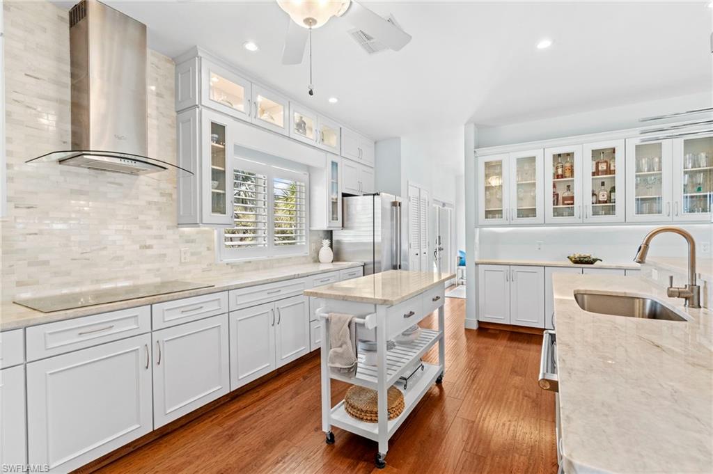 HIDEAWAY BEACH - Residential