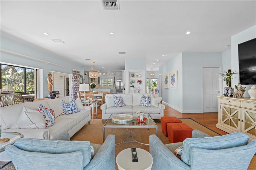 HIDEAWAY BEACH - Residential