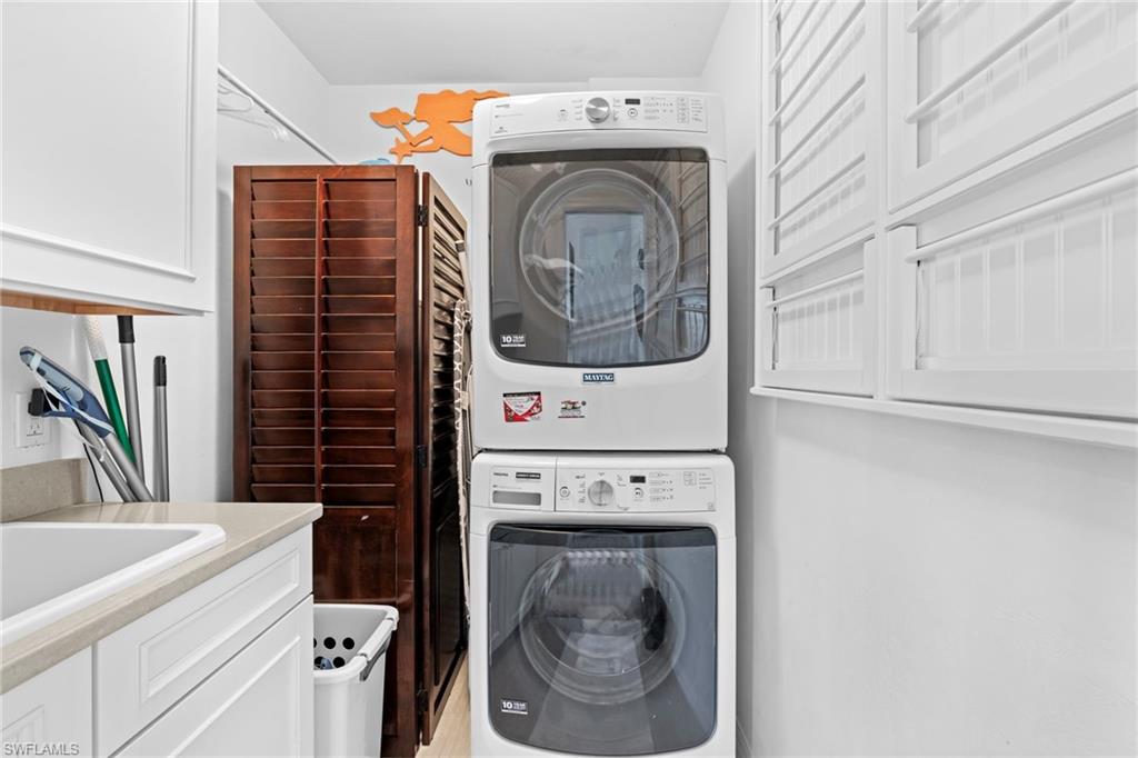 HIDEAWAY BEACH - Residential