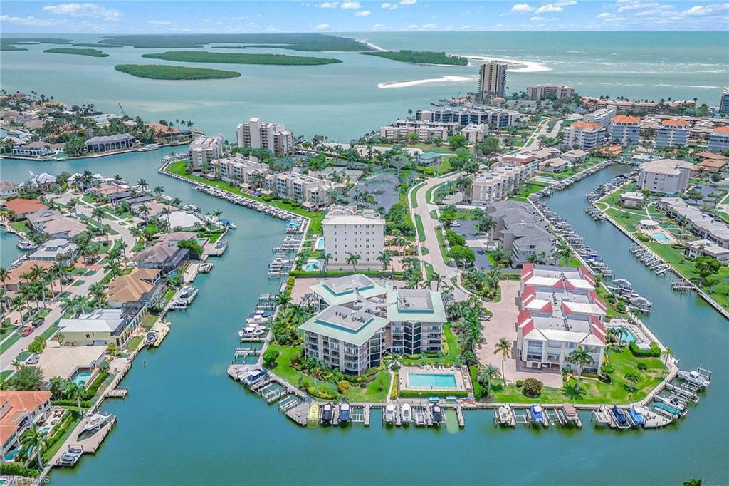 TROPICAL ISLE - Residential