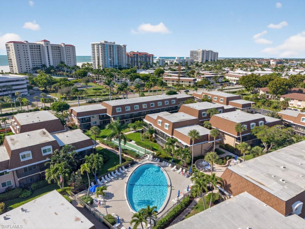 ISLAND MANOR APTS - Residential