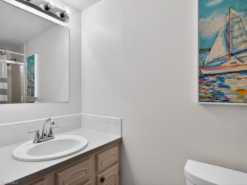 ISLAND MANOR APTS - Residential