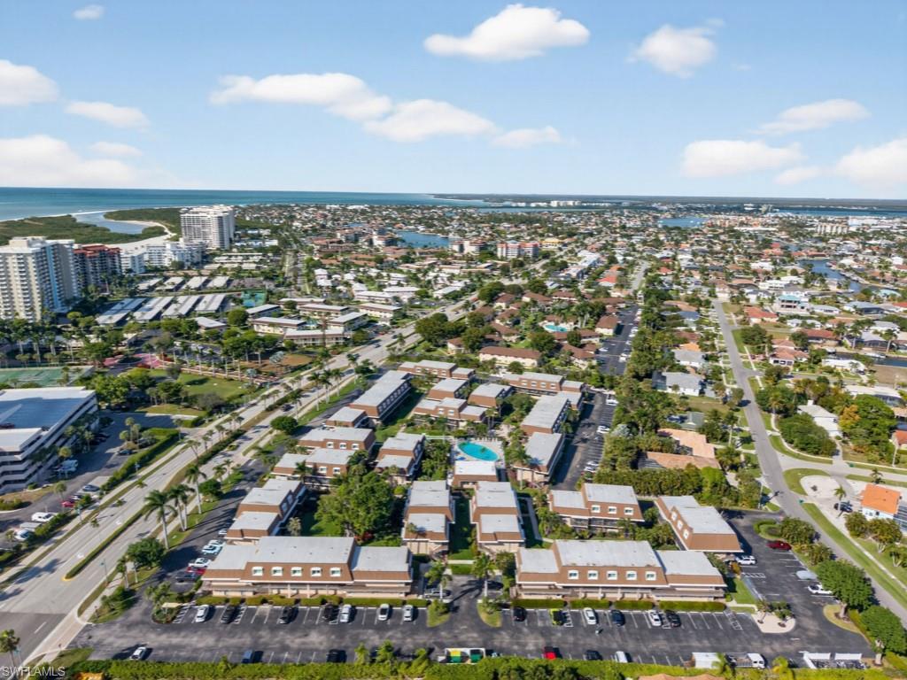 ISLAND MANOR APTS - Residential