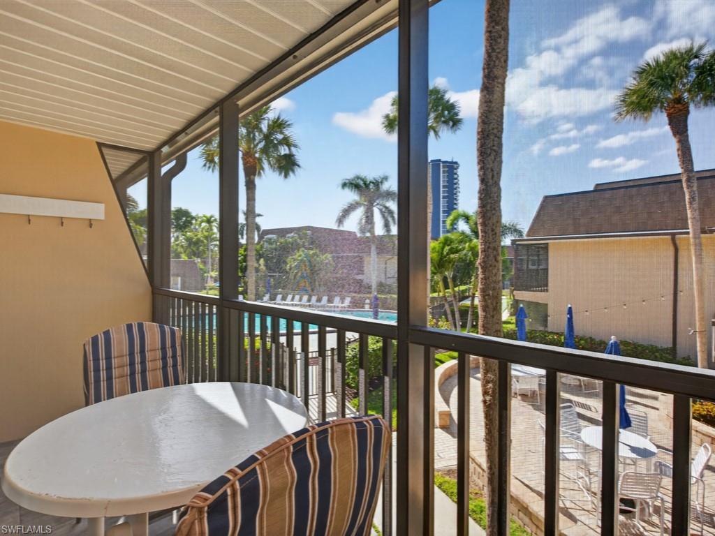 ISLAND MANOR APTS - Residential