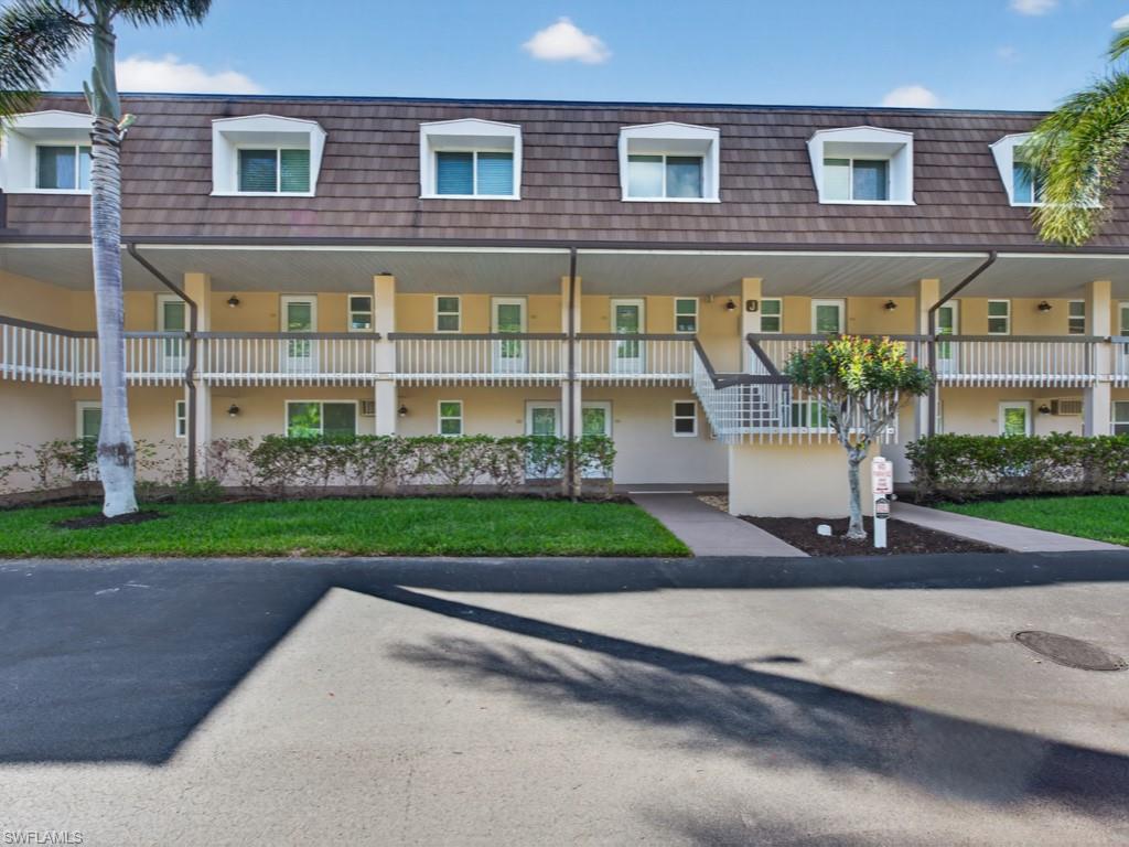 ISLAND MANOR APTS - Residential