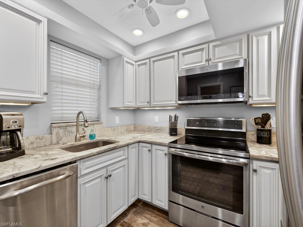 ISLAND MANOR APTS - Residential