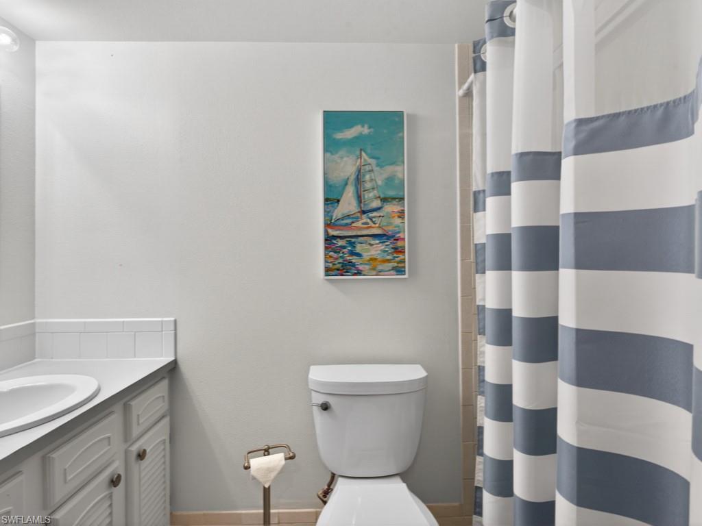 ISLAND MANOR APTS - Residential