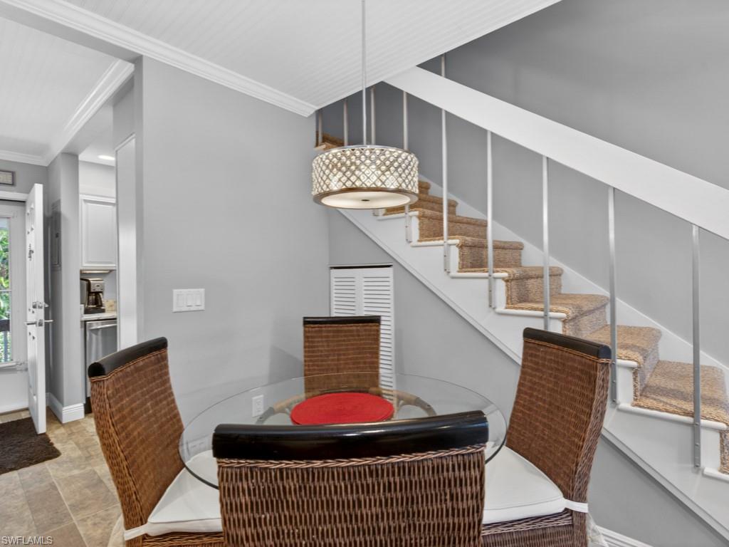 ISLAND MANOR APTS - Residential