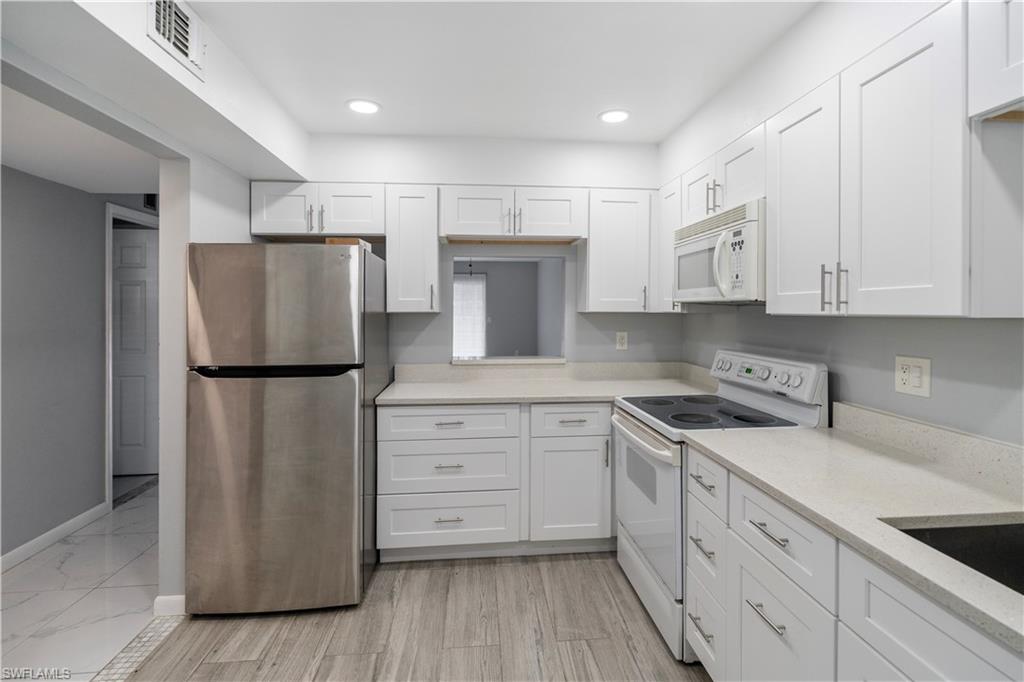 CYPRESS LAKES MANOR NORTH - Residential