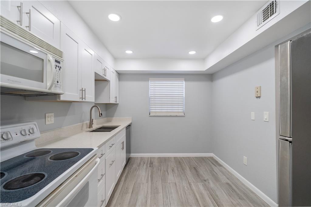 CYPRESS LAKES MANOR NORTH - Residential