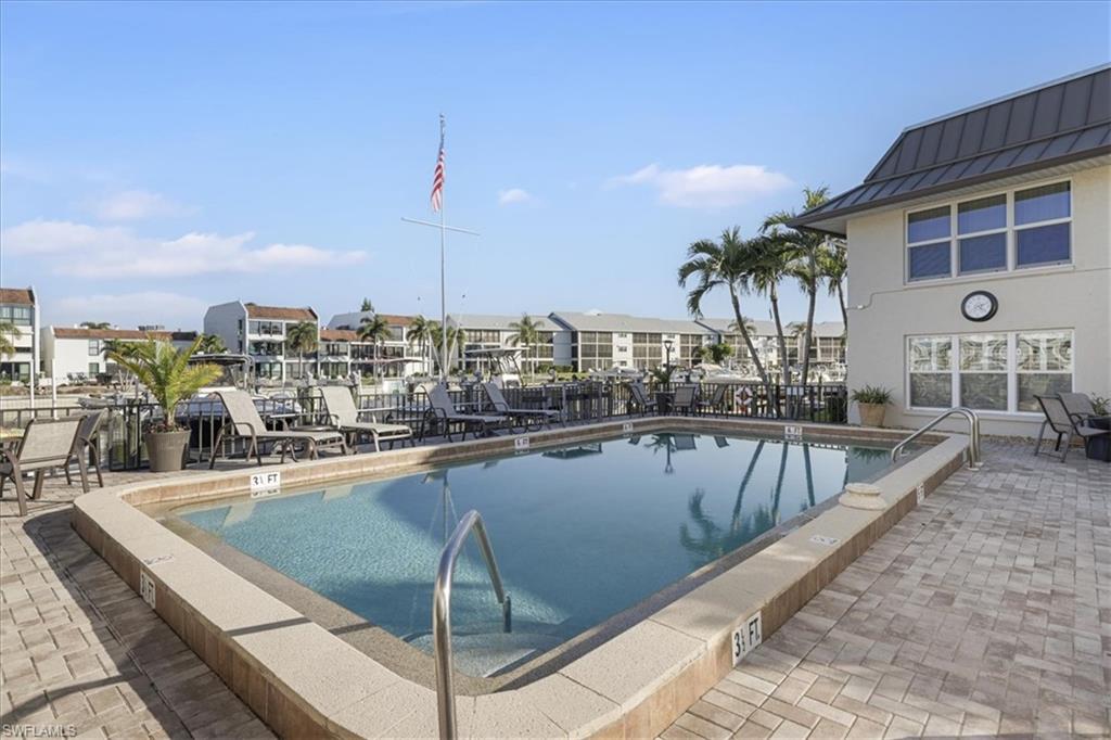 COMMODORE CONDO - Residential