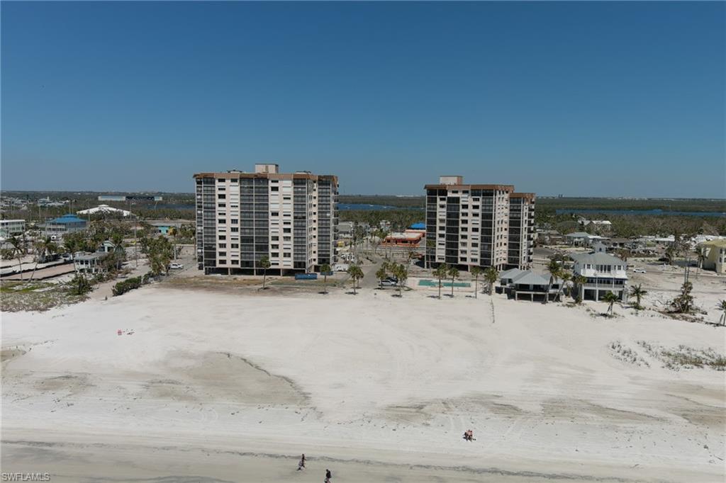 CAPER BEACH CLUB - Residential