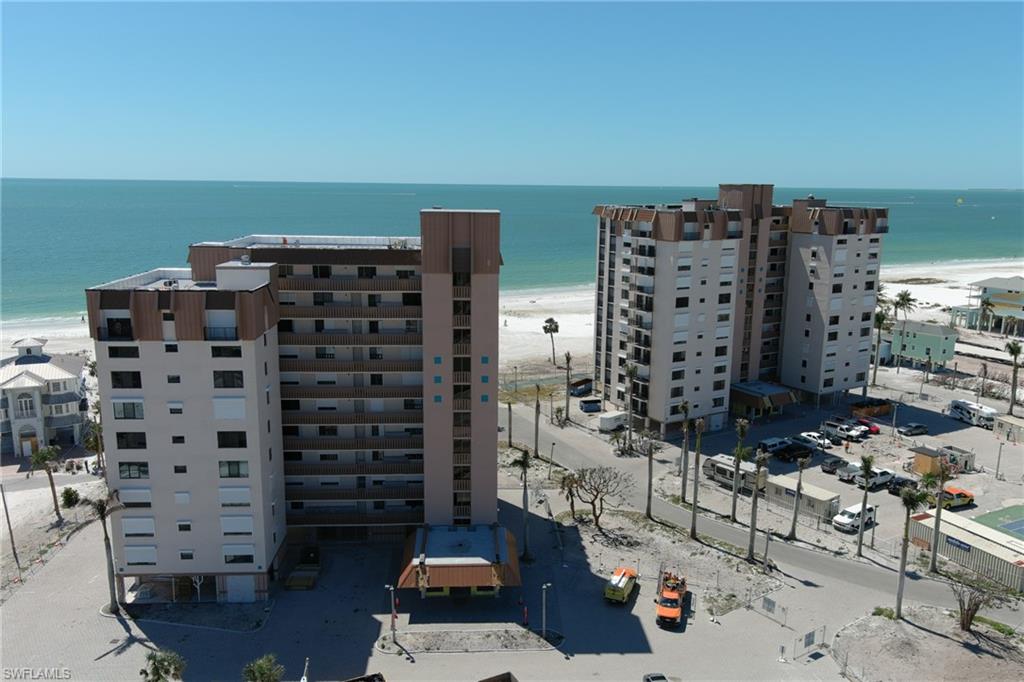 CAPER BEACH CLUB - Residential