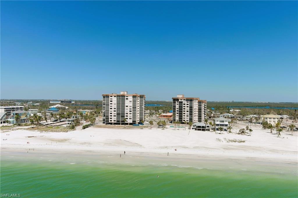 CAPER BEACH CLUB - Residential