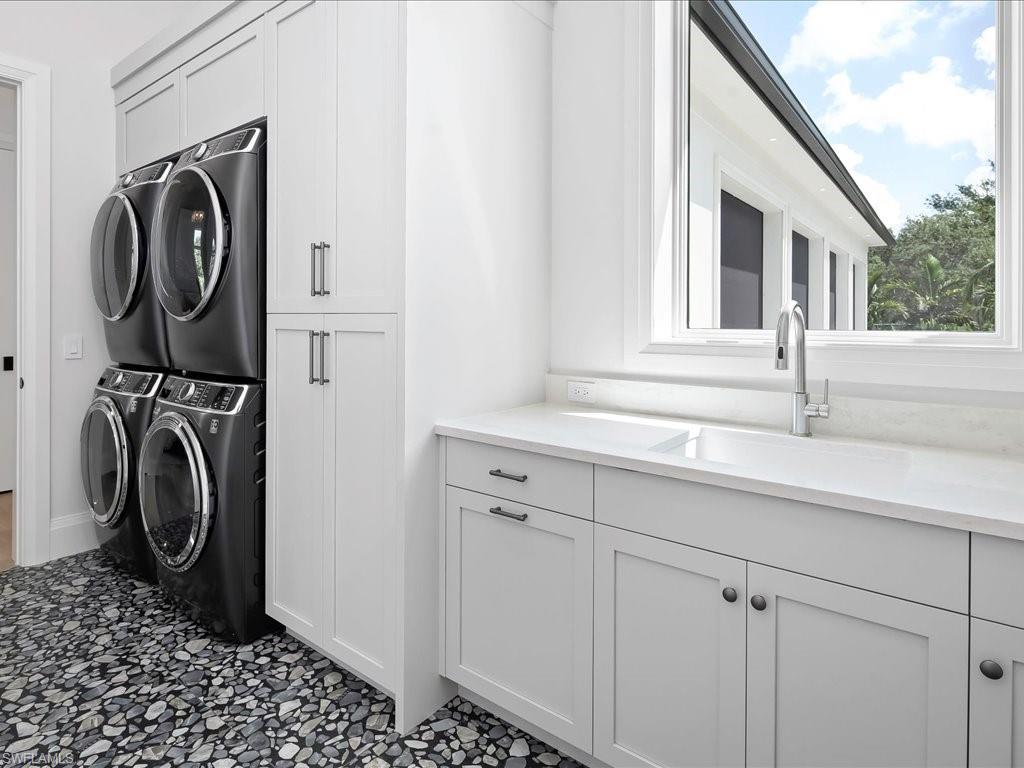 PINE RIDGE - Residential