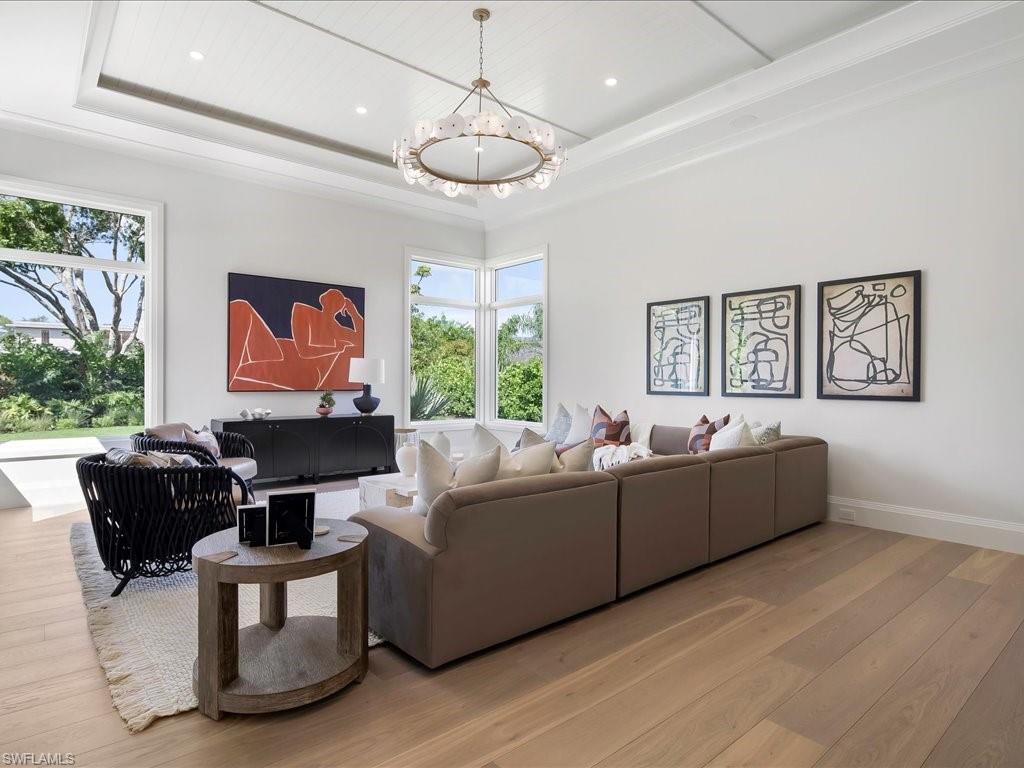 PINE RIDGE - Residential