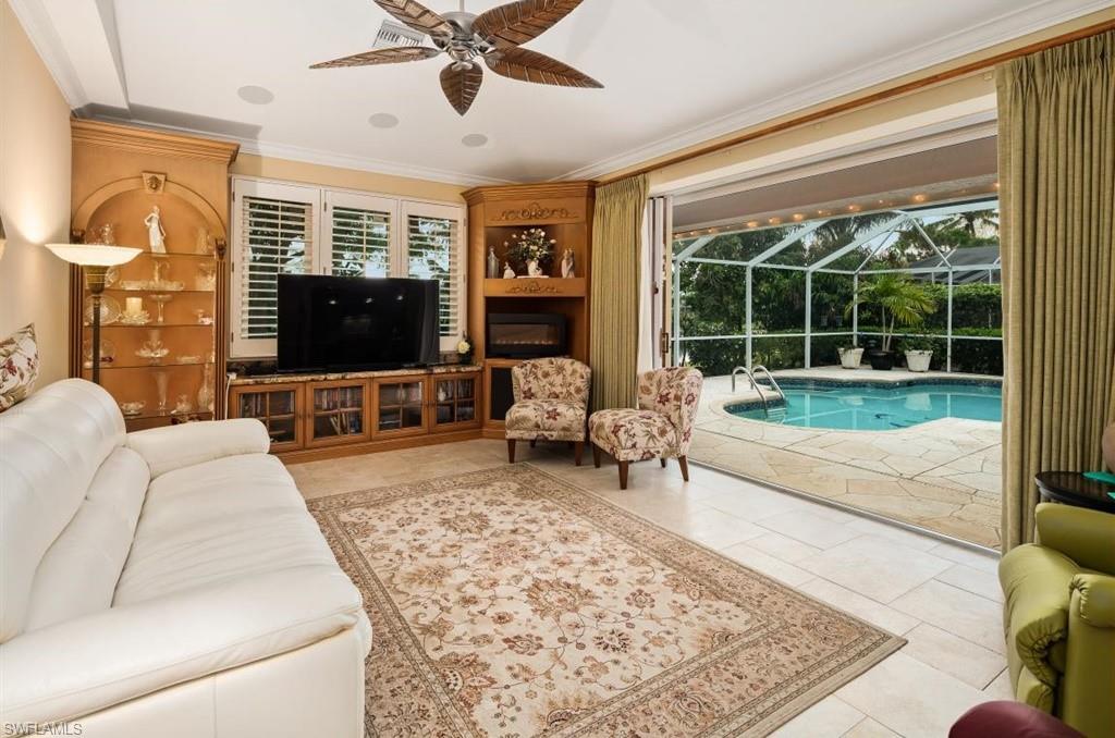 QUEENS PARK AT LAGO VERDE - Residential