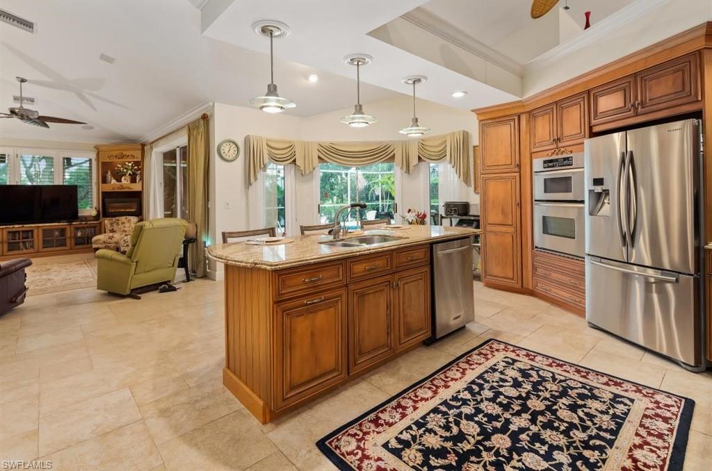 QUEENS PARK AT LAGO VERDE - Residential