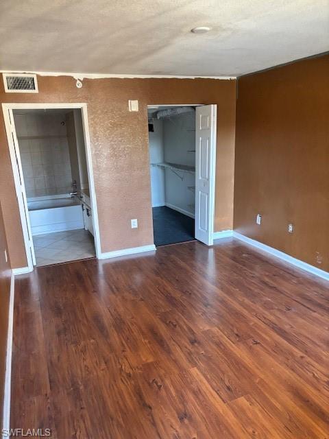 THE RESIDENCE - Residential