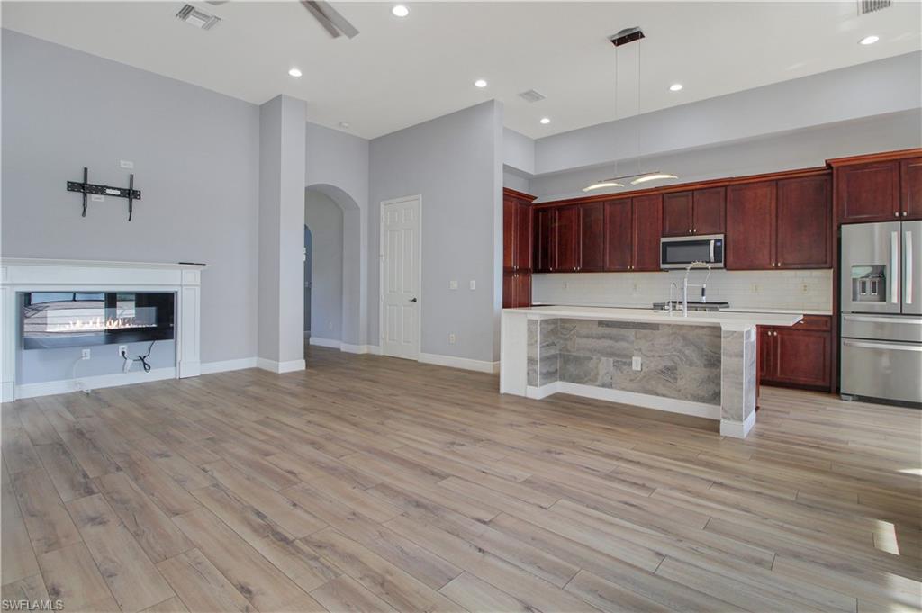 VALENCIA COUNTRY CLUB - Residential