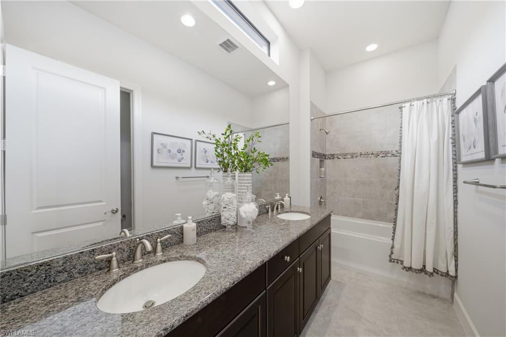 ESPLANADE - Residential