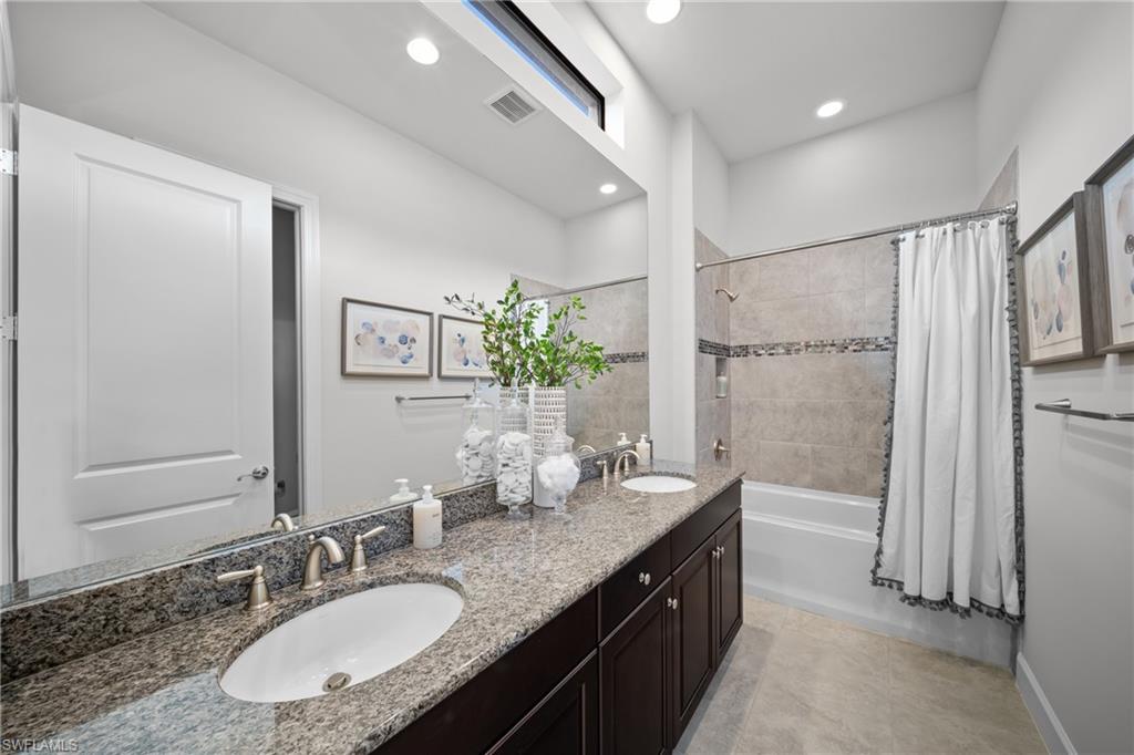 ESPLANADE - Residential