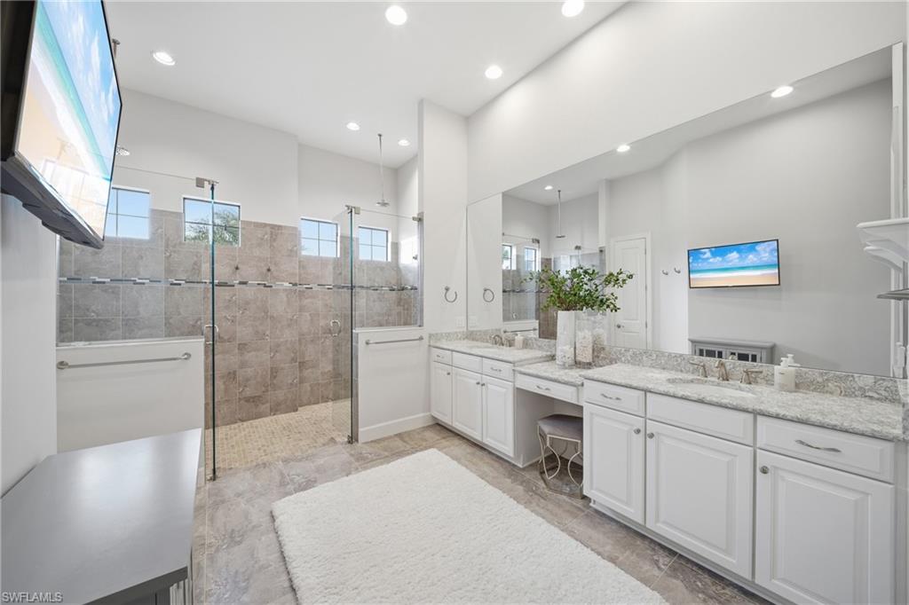 ESPLANADE - Residential