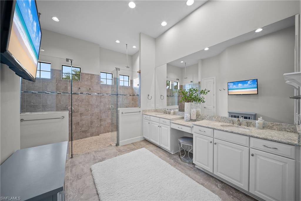 ESPLANADE - Residential